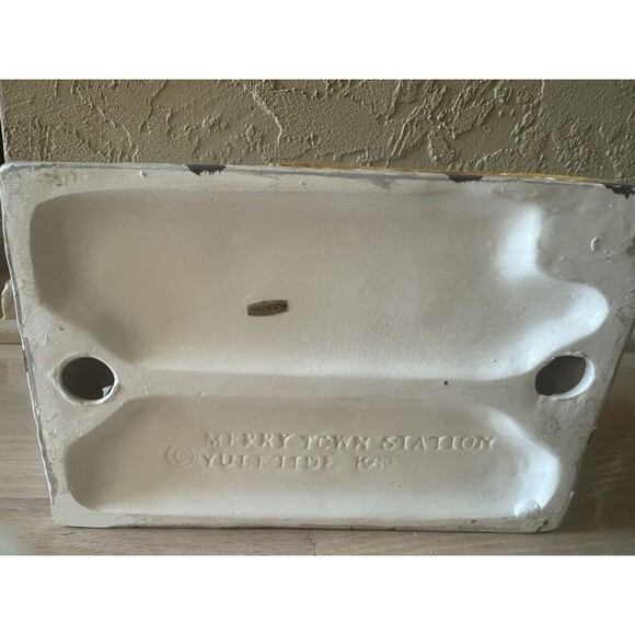 Yuletide Snow Hamlet Merry Town Station Ceramic‎ Christmas Village Lights Up - Picture 9 of 13